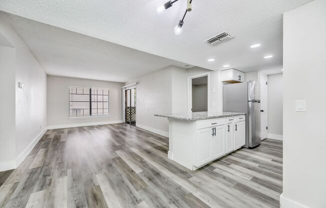 1 bed, 1 bath, 550 sqft, $1,168, Unit 01 - 4125-21