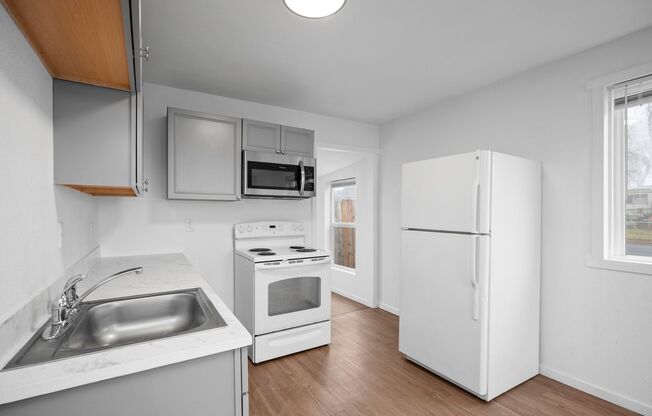 3 beds, 1 bath, 1,000 sqft, $1,700, Unit 13327 W. 12th Ave.