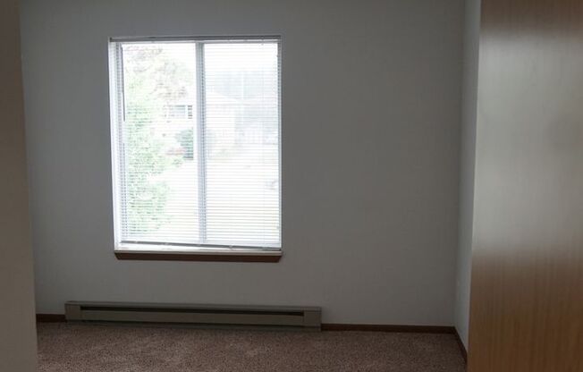 2 beds, 1.5 baths, 950 sqft, $1,434, Unit 5811-2A