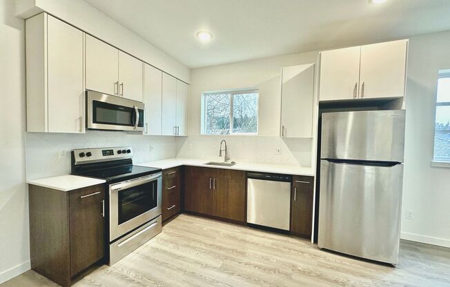 2 WEEKS FREE RENT! Brand New Modern Units in N. Tabor Neighborhood