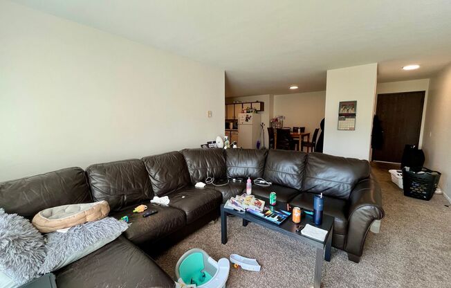 2 beds, 1.5 baths, $1,350, Unit 110