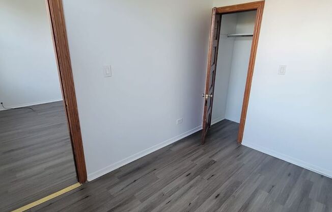 2 beds, 1 bath, $1,400, Unit 3F