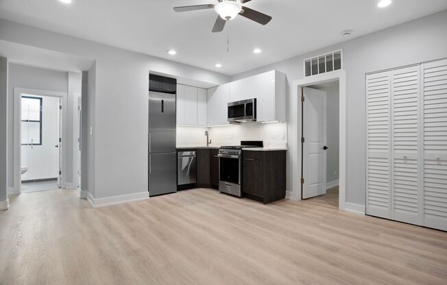 3 beds, 1 bath, 524 sqft, $2,200, Unit 1552-3E