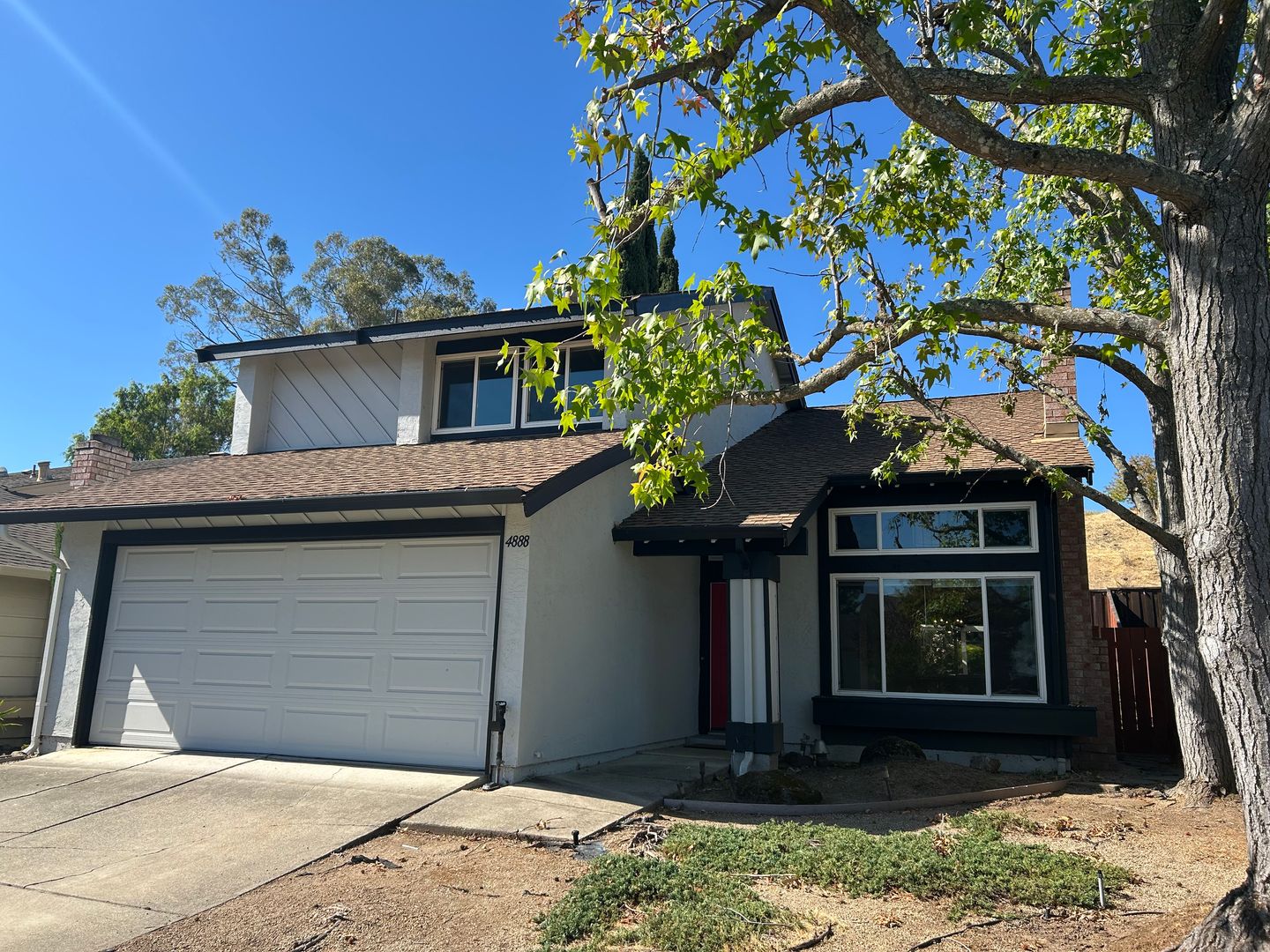 Beautiful Two-Story Home in Village Oaks, Martinez - AVAILABLE NOW!!