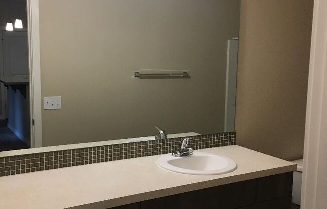 1 bed, 1 bath, $1,695, Unit 4838-304