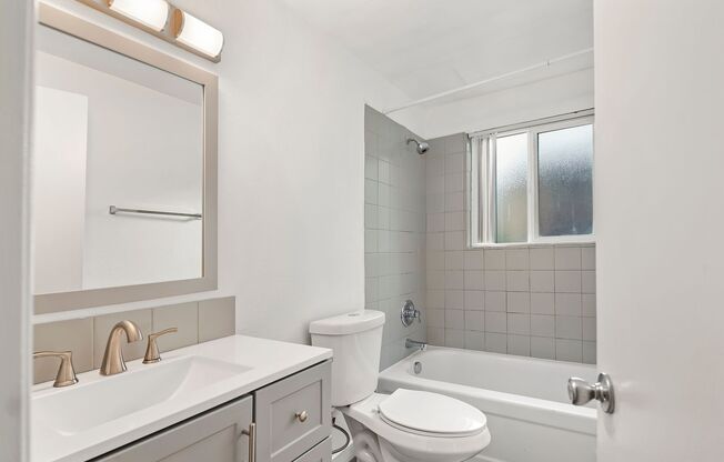 2 beds, 1 bath, 742 sqft, $1,545, Unit 22