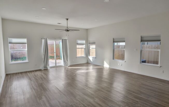 Beautiful Townhome!