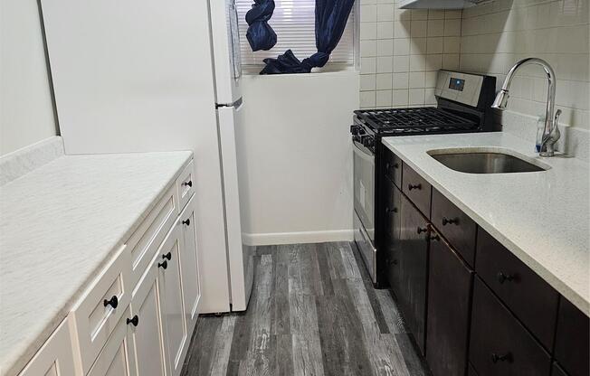 3 beds, 1 bath, 1,000 sqft, $3,400, Unit 1