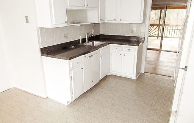 Stunning 4 Bedroom 2.5 Bathroom 3-Level Home In Much Sought After Waverly