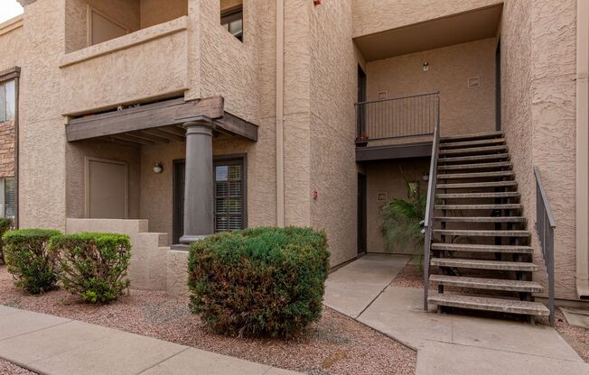 2 beds, 2 baths, 919 sqft, $1,675, Unit 1098