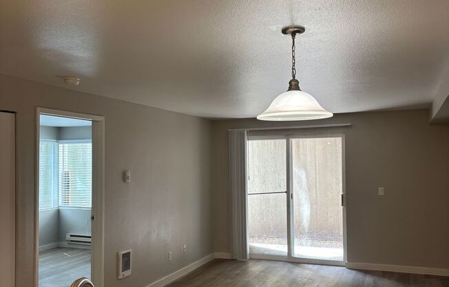 1 bed, 1 bath, 715 sqft, $1,995, Unit 216