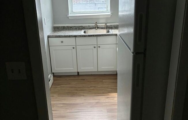 2 beds, 1 bath, 750 sqft, $1,425, Unit A5