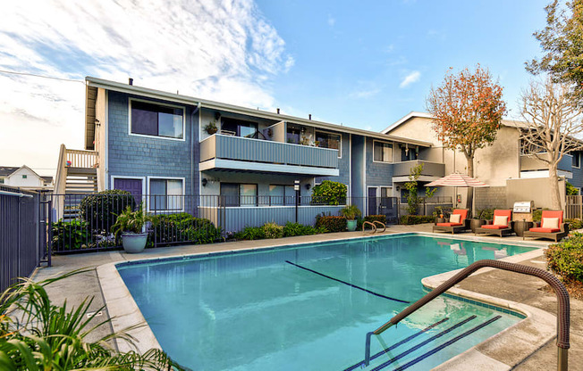 Baywind Apartments in Costa Mesa, CA swimming pool