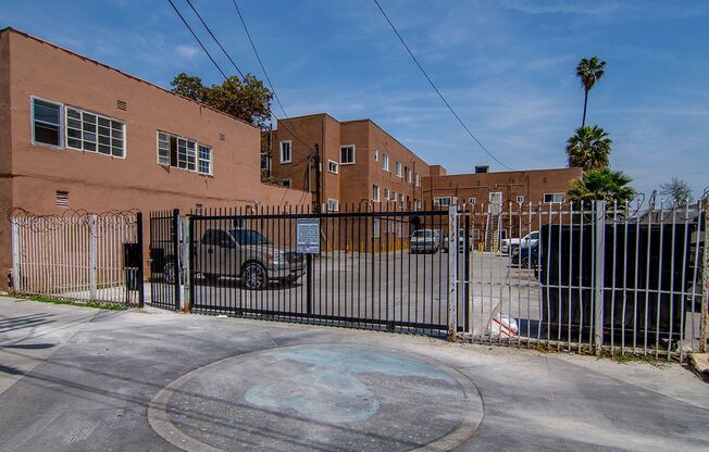 Studio, 1 bath, 121 sqft, $985.42, Unit 301