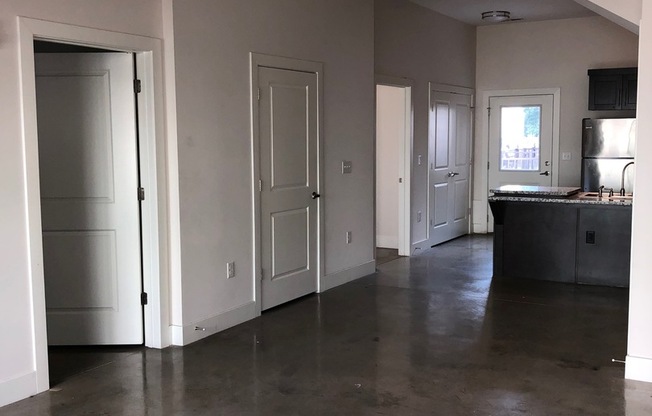 2 beds, 1 bath, 909 sqft, $1,750, Unit 1300-7