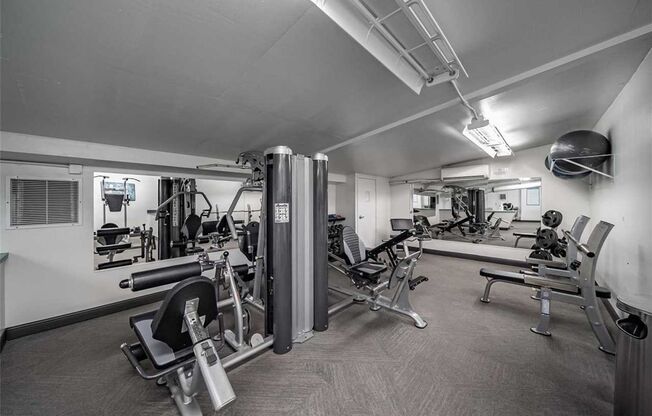 Furnished 2bd/2ba in the Heart of Kaka'ako