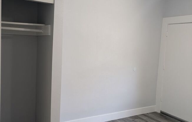 1346 E 75TH LLC