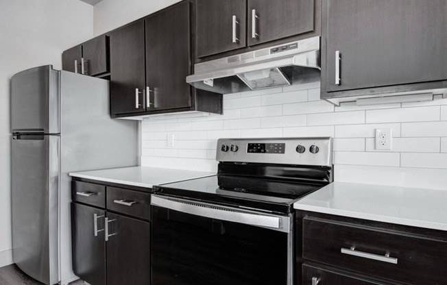 Modern Kitchen | Tualatin Oregon Apartments | River Ridge
