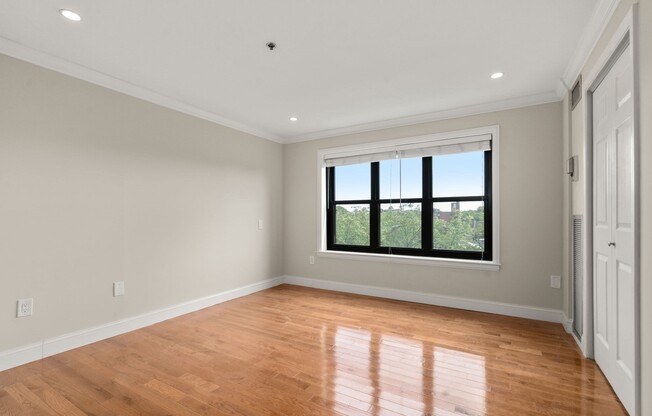 2 beds, 2 baths, 1,285 sqft, $5,750, Unit 5G