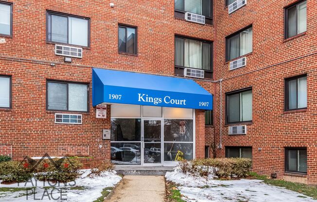 Spacious condo with Water included and Parking!!!