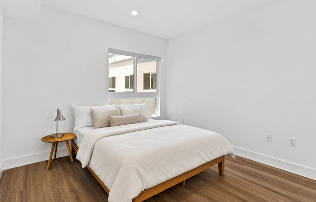 3 beds, 3 baths, 1,300 sqft, $1,600, Unit PH7 - Grand Master - 3