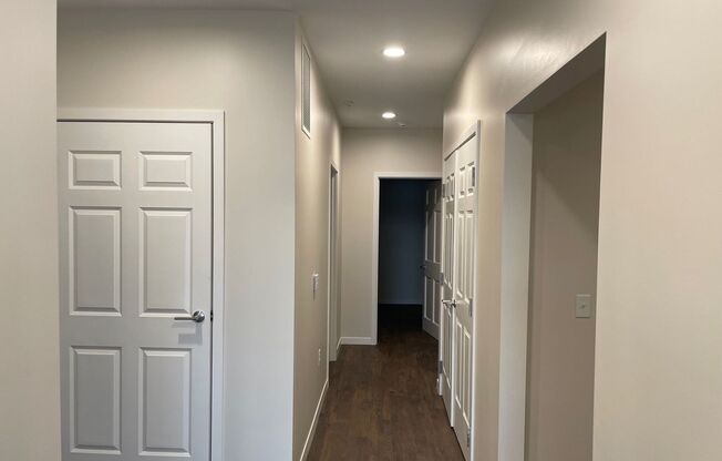 2 beds, 2 baths, 1,160 sqft, $1,950, Unit 307