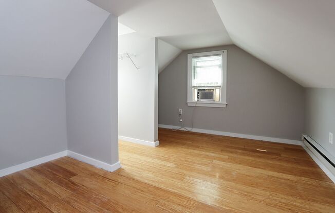 3 beds, 1 bath, $1,695