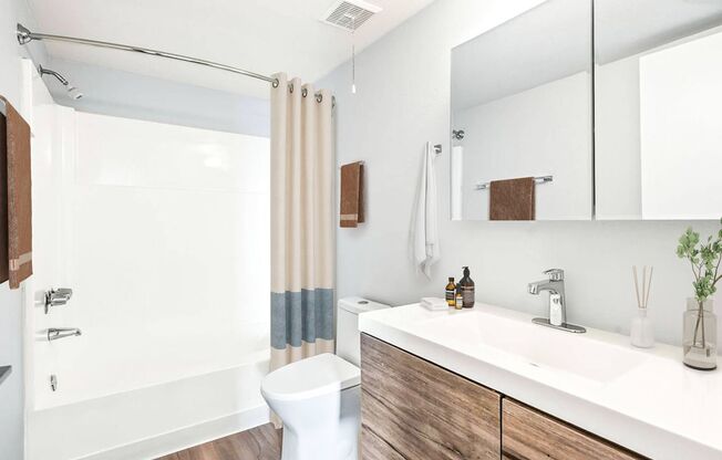 2 beds, 2 baths, 940 sqft, $1,600, Unit 107