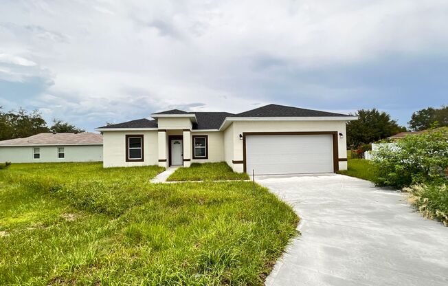 AWESOME 4BD/2BA Home in Beautiful Poinciana! BASIC INTERNET AND CABLE INCLUDED!!