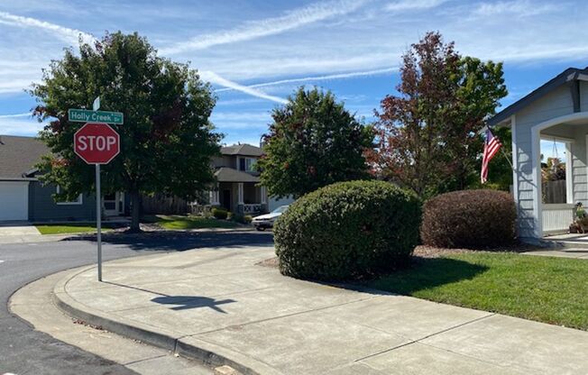 ~Beautiful 3 Bed 2 Bath House in Santa Rosa~