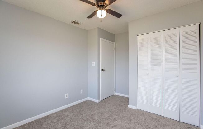3 beds, 2.5 baths, 1,322 sqft, $950