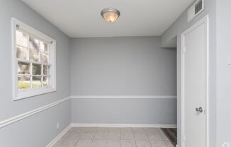 2 beds, 1 bath, 925 sqft, $899, Unit D-02