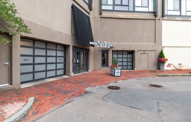 2 beds, 1.5 baths, 647 sqft, $3,600, Unit 6-16