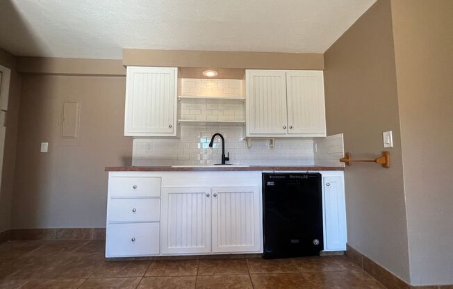 2 beds, 1.5 baths, 800 sqft, $1,500, Unit 2