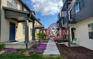 Great 3 Bd 2 Ba Townhome 2 Car Garage
