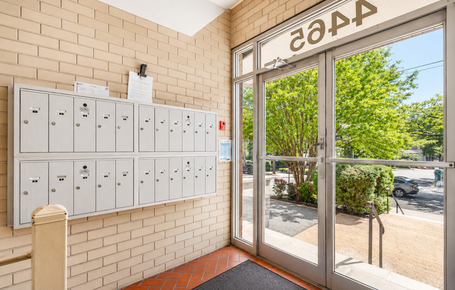 1 bed, 1 bath, 615 sqft, $1,645, Unit 200