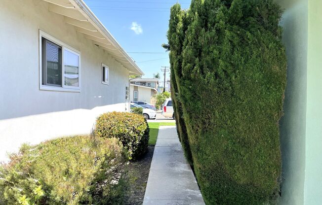 Fully Renovated 2/2 located on Quiet Cul-de-sac Street in West Torrance