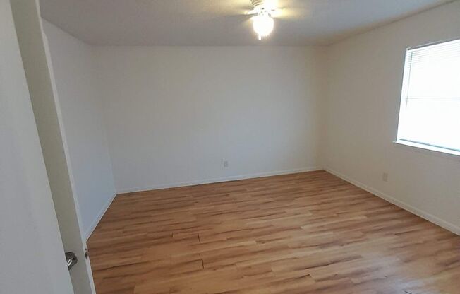 1 bed, 1 bath, 750 sqft, $669, Unit 14