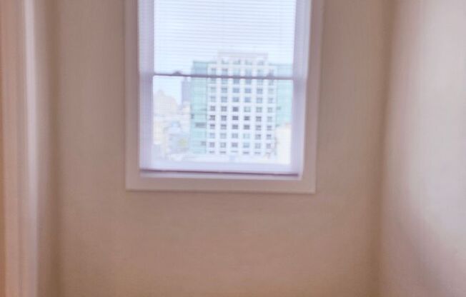 Studio, 1 bath, 450 sqft, $2,400, Unit 504