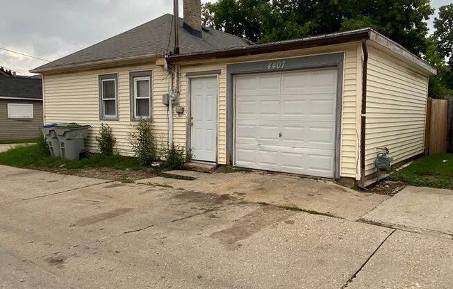 2BR SINGLE FAMILY IN HANDY LOCATION, PARKING, HUGE FRONT YARD, AFFORDABLE