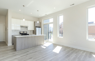 662 N Sangamon St 203
