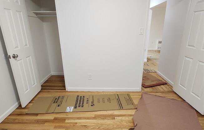 905 E 82 ST