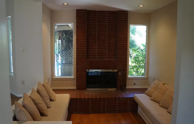 Lovely spacious home, dual levels, Cupertino Schools, beautiful pool, cul de sac location, EASY commute!