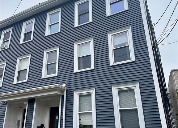 18 MITCHELL ST