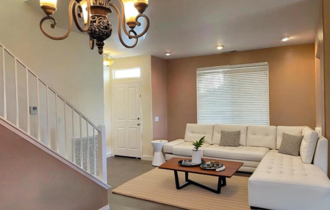 11595 COMPASS PT DR N