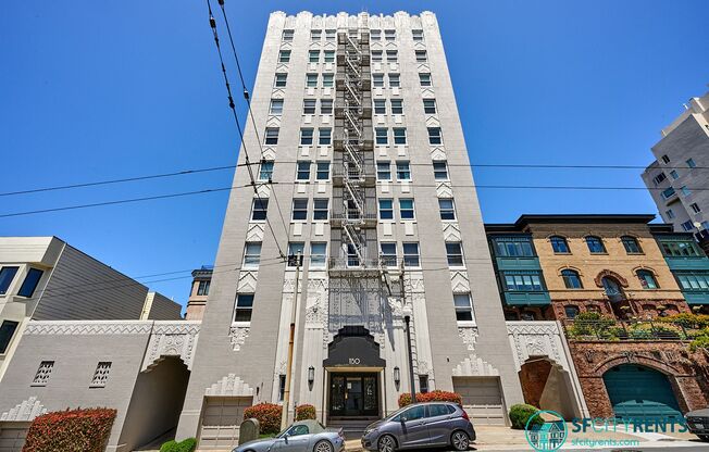 Russian Hill: 6th Floor Apartment w/ Golden Gate Bridge Views, FREE Utilities & Laundry Onsite