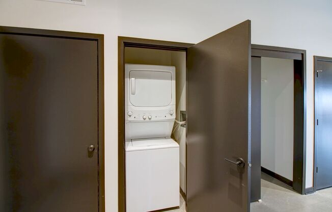 Studio, 1 bath, 1,271 sqft, $2,650, Unit 404