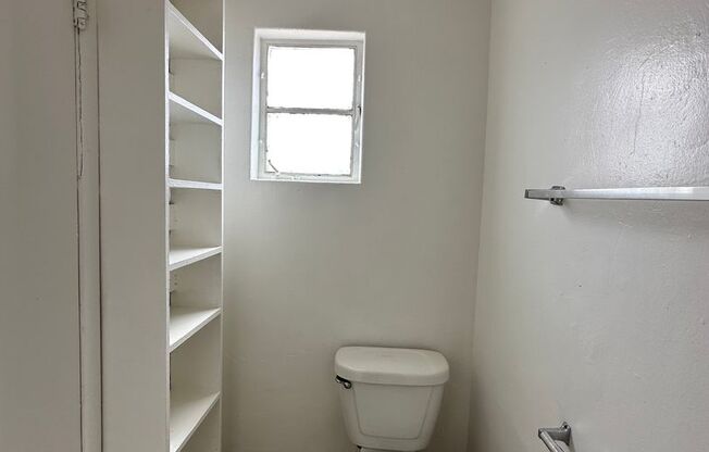 Studio, 1 bath, $650, Unit Bell3414-B1