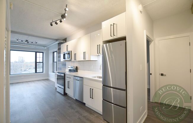 2 beds, 1 bath, 570 sqft, $2,500, Unit 415