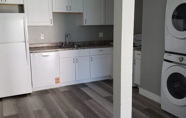 3 beds, 1 bath, 890 sqft, $1,675, Unit 505 H1